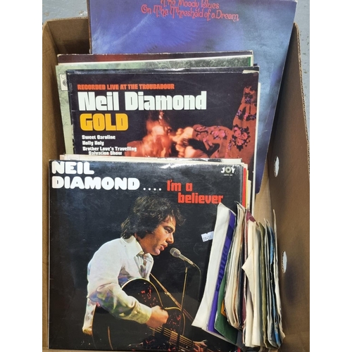 430 - Box of vinyl LPs and RPM 45s to include: Neil Diamond, Leonard Cohen, Elaine Paige 'West Side Story'... 