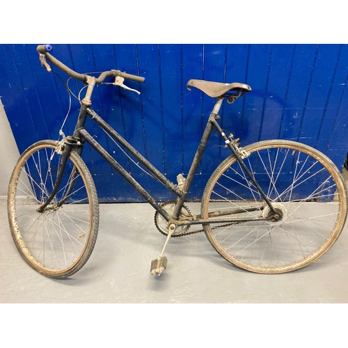 514 - Vintage distressed drop handle bar bicycle with Brooks seat/saddle.   (B.P. 21% + VAT)