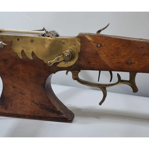 222 - Late 17th/early 18th century Flemish target crossbow with full walnut stock, having steel bow, retai... 