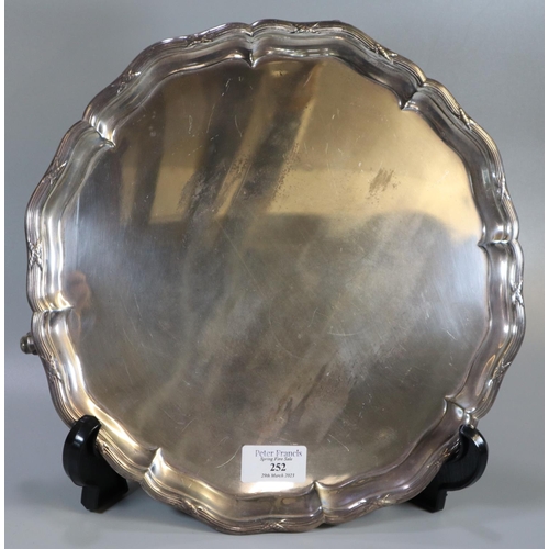 252 - George V silver pie crust salver raised on three scroll feet, by 'Hawksworth, Eyre Co. Ltd.' Sheffie... 