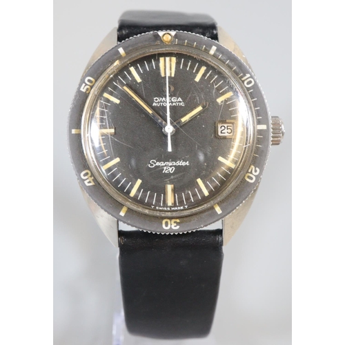 356 - Omega Seamaster 120 automatic gentleman's watch, with black face having baton numerals and date aper... 