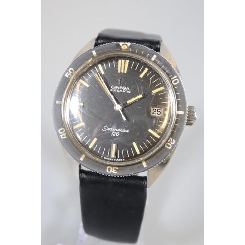 356 - Omega Seamaster 120 automatic gentleman's watch, with black face having baton numerals and date aper... 