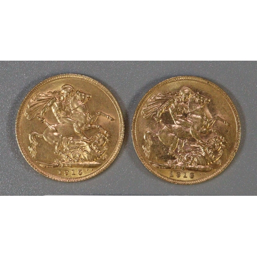 387 - Two gold full sovereigns dated 1913 and 1915.  (2)   (B.P. 21% + VAT)