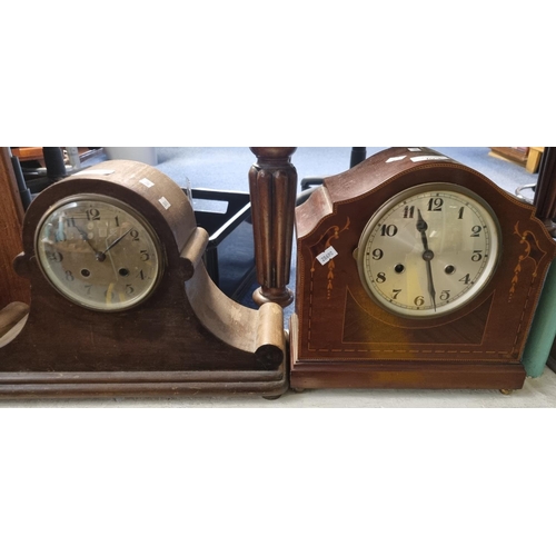 103 - Collection of assorted and various early 20th century mantle clocks, to include: small drop dial clo... 