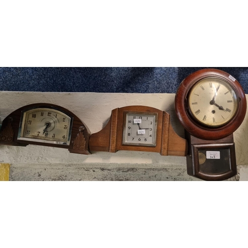 103 - Collection of assorted and various early 20th century mantle clocks, to include: small drop dial clo... 