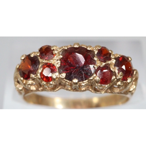 279 - Garnet ring set in 9ct gold.  Ring size M.  Approx weight 2.1 grams.
(B.P. 21% + VAT)