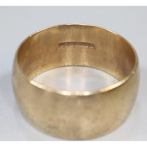 281 - Wide 9ct gold wedding ring.  Ring size S.  Approx weight 5.9 grams.  
(B.P. 21% + VAT)