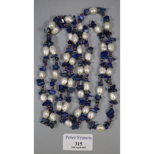 315 - Freshwater pearl and lapis lazuli necklace 
(B.P. 21% + VAT)