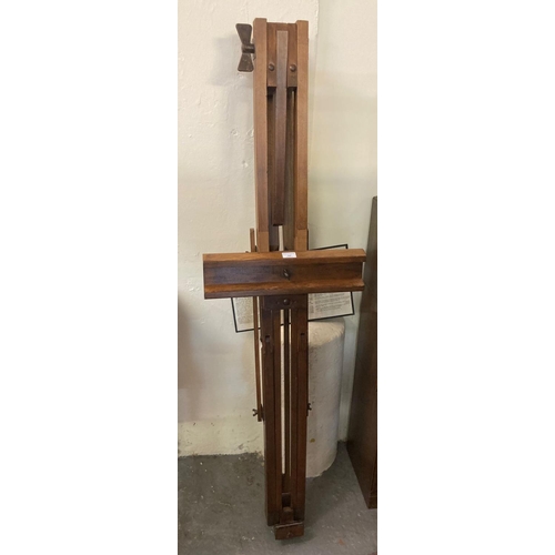 560 - Early 20th century stained artist easel.  (B.P. 21% + VAT)