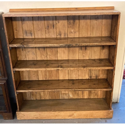 562 - Early 20th century rustic pine three tier open bookcase on a platform base.  (B.P. 21% + VAT)