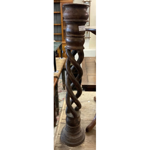 573 - Modern hardwood floor candlestick with spiral column.  (B.P. 21% + VAT)