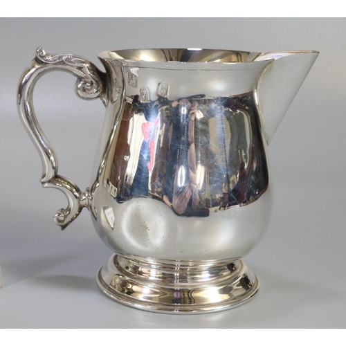 218 - Irish silver sparrow beak baluster cream jug, Dublin 1969.  6.1 troy oz approx.  (B.P. 21% + VAT)