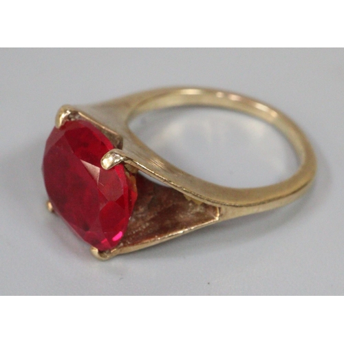 226 - 9ct gold red stone ring, size I, 3.7g approx.  (B.P. 21% + VAT)