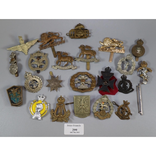 299 - Collection of assorted Military cap badges, various, mainly British, some Foreign.   (B.P. 21% + VAT... 