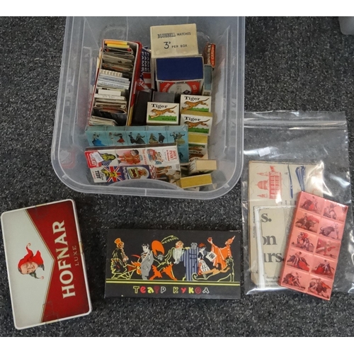 366 - Collection of vintage matchboxes and similar items, various makes to include: Tiger, Bluebell etc.  ... 