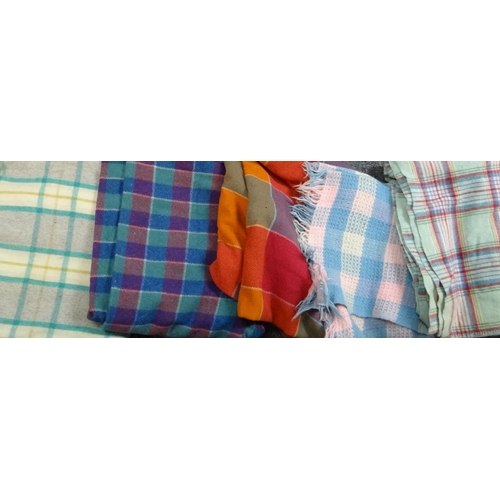 387 - Box of check blankets or carthen, vintage and more modern. (5)
(B.P. 21% + VAT)