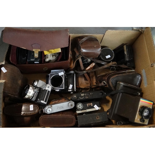 440 - Collection of vintage and other cameras, to include: Agiflex, Welta, Polaroid etc.  (B.P. 21% + VAT)