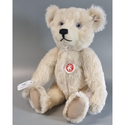 464 - Modern Steiff teddy bear 'Oskar' limited edition in original box with COA.  (B.P. 21% + VAT)