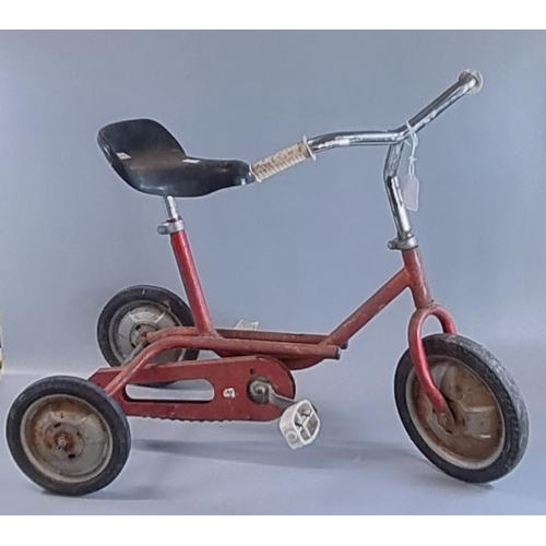 85 - Vintage child's tricycle.  (B.P. 21% + VAT)