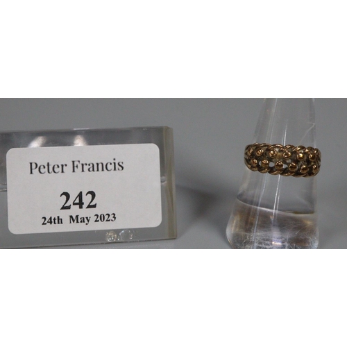 242 - 9ct gold dress ring.  Size N.  3g approx.   (B.P. 21% + VAT)