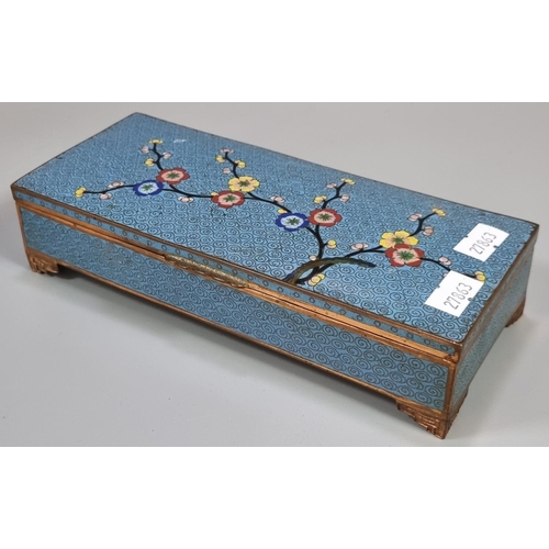 279 - Early 20th century Chinese cloisonné box, the interior revealing various rolled gold to include: gat... 