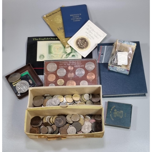 315 - Box of assorted coinage, foreign and British: 1951 Festival of Britain, Midland Bank, an English £1 ... 