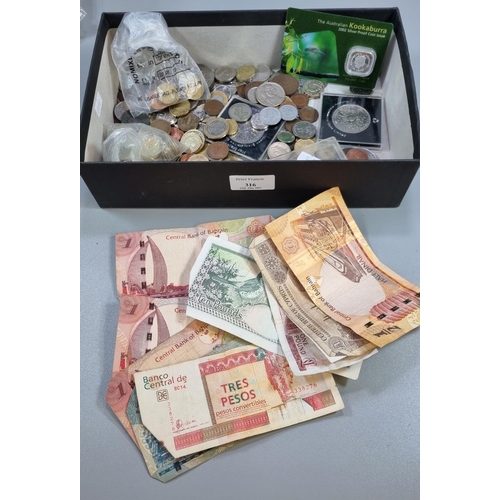 316 - Shoebox of assorted foreign and GB coinage together with assorted banknotes: Bahrain, Cyprus etc.   ... 