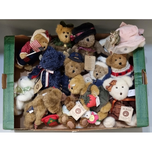 95 - Tray of assorted Boyds teddy bears, to include: 'Cherish Heartlee', 'Meg', 'Sadie Q', 'Strawbeary' e... 