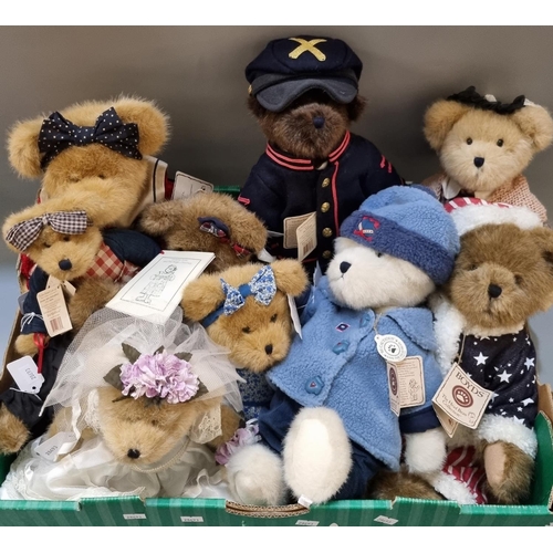 96 - Tray of assorted Boyds teddy bears, various to include: 'Della Mai Bearyproud', 'Benjamin Santabeary... 