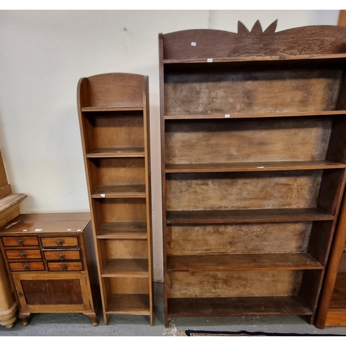 550 - Collection of furnishing items to include: early 20th century oak open bookcase together with a smal... 