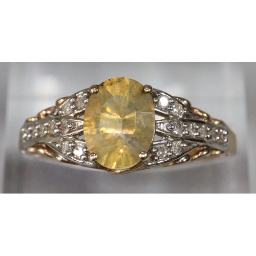 282 - 9ct gold and Citrine dress ring.  Size M.  2.5g approx.  (B.P. 21% + VAT)