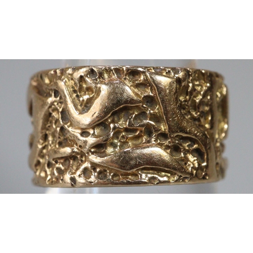 285 - 9ct gold modernist and abstract design ring.  Size M.  7.2g approx.  (B.P. 21% + VAT)