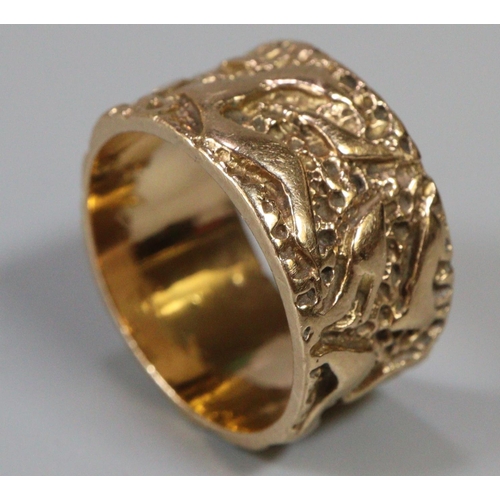 285 - 9ct gold modernist and abstract design ring.  Size M.  7.2g approx.  (B.P. 21% + VAT)