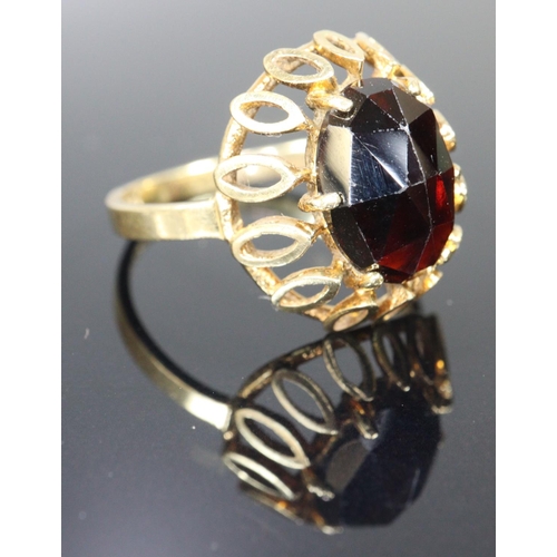 288 - 14ct gold red stone dress ring.  Size O.  3.5g approx.  (B.P. 21% + VAT)