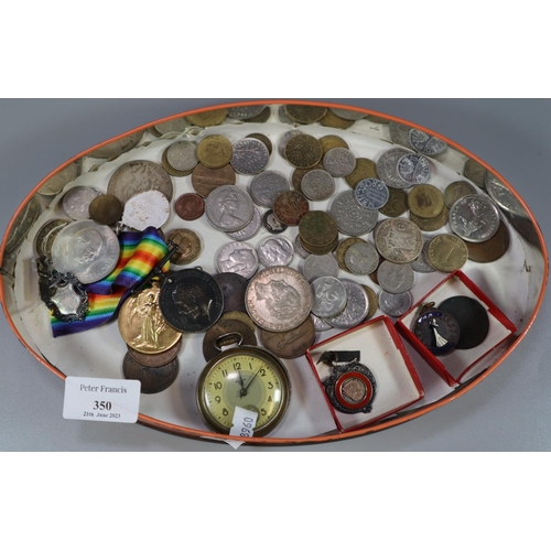 350 - Tin tray of oddments to include: GB and Foreign coinage, open faced pocket watch, 1914-18 WWI medal ... 