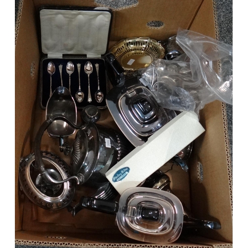 391 - Box of metalware mostly silver plate to include: Walker & Hall teapot, Gerrard & Co four piece coffe... 