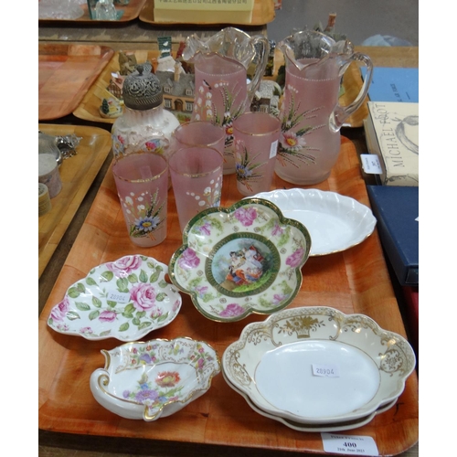 400 - Tray of china and glass to include: Hammersley bone china 'Dresden Sprigs' design shell shaped trink... 