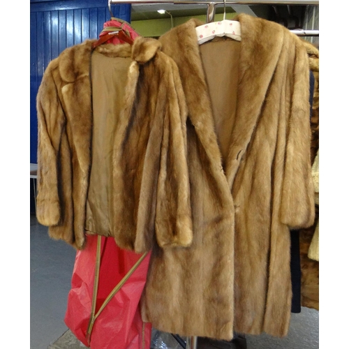 475 - Collection of vintage fur items to include: a mink fur coat and  jacket, two stoles, various hats an... 