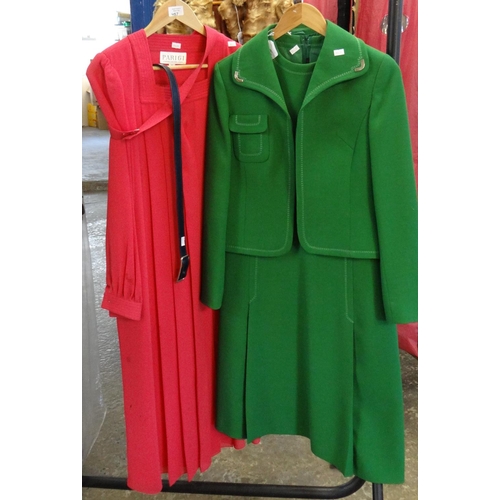 487 - Two vintage ladies 60's/70's outfits to include: a bright green sleeveless shift dress and matching ... 