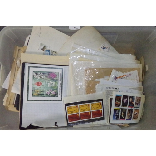 87 - Plastic box of all world stamps in packets, envelopes, on pages etc. many 100s.   (B.P. 21% + VAT)