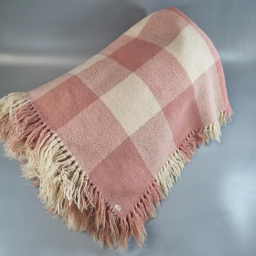 118 - Cream and pink vintage woollen check blanket with fringed edge. 
(B.P. 21% + VAT)