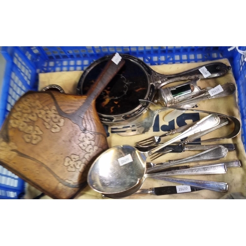 206 - Box of oddments to include: silver tortoiseshell pique work hand mirror and jewellery casket, togeth... 