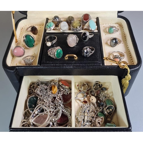 290 - Jewellery box comprising assorted jewellery: various hardstone and silver dress rings, chains, Art D... 