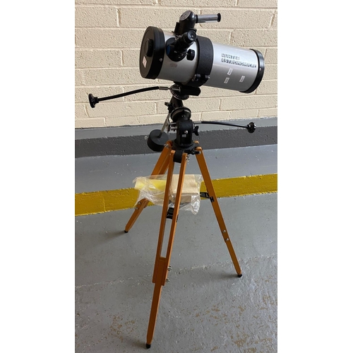 411 - Hunter astronomical No. 47028 telescope on beech folding tripod stand.   (B.P. 21% + VAT)