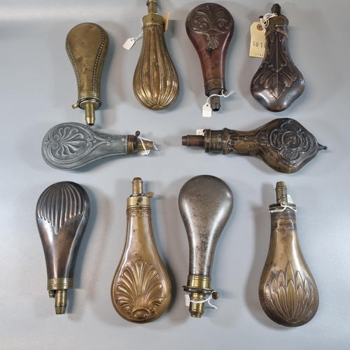 210 - Interesting collection of 18th/19th century copper, brass and other metal shot and powder flasks wit... 