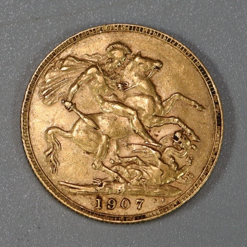 239 - Edward VII gold sovereign dated 1907.   (B.P. 21% + VAT)