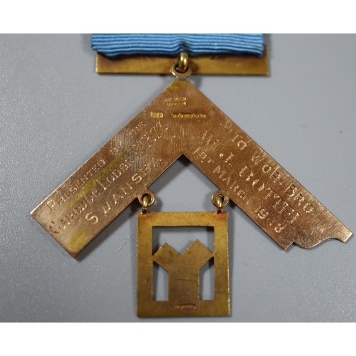 283 - 15ct gold Masonic Past Masters Jewel, for Caradoc Lodge No. 1573, to Wor Bro W. J. Bottl, 1st March ... 