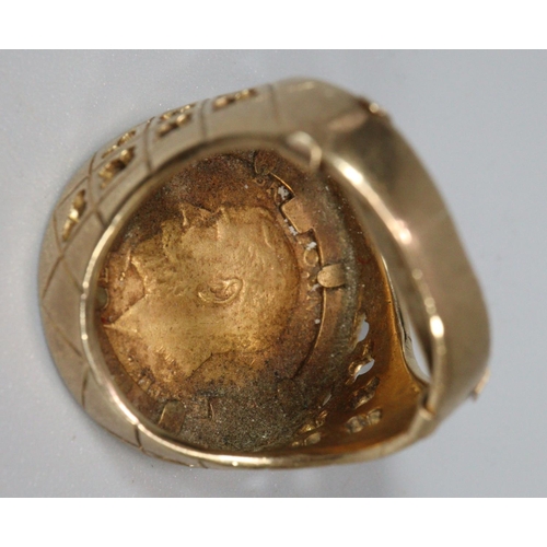 310 - George V full gold sovereign ring dated 1913 in a 9ct ring mount.  11.7g approx.  (B.P. 21% + VAT)