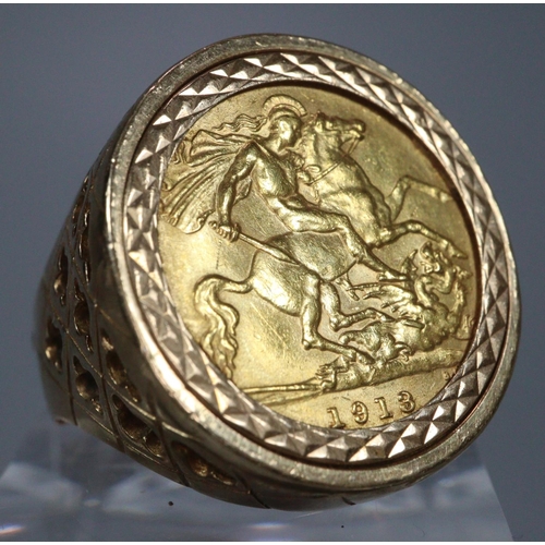 310 - George V full gold sovereign ring dated 1913 in a 9ct ring mount.  11.7g approx.  (B.P. 21% + VAT)