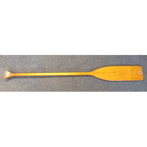 199 - Wooden canoe paddle.  (B.P. 21% + VAT)